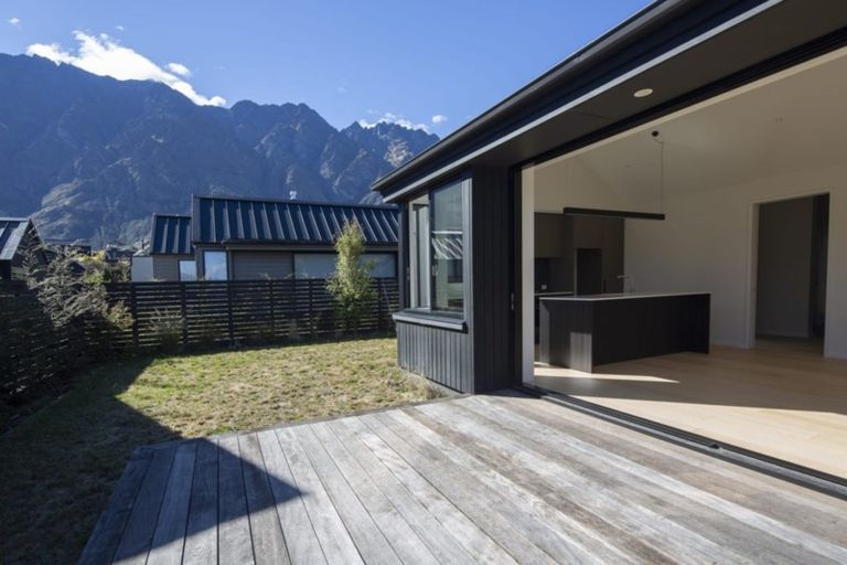 Photo of property in 8 Parera Lane, Jacks Point, Queenstown, 9371