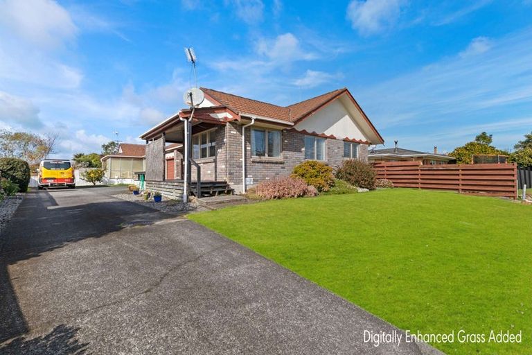 Photo of property in 22 Norfolk Rise, Waiuku, 2123