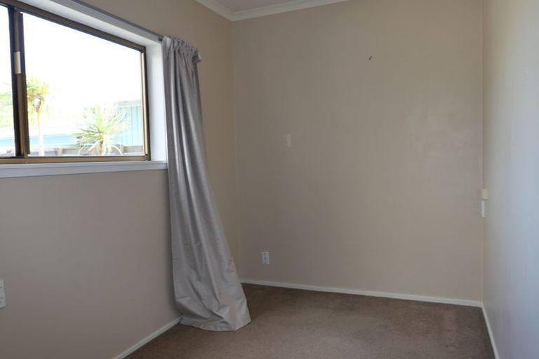 Photo of property in 2/10 Watson Drive, Paraparaumu Beach, Paraparaumu, 5032