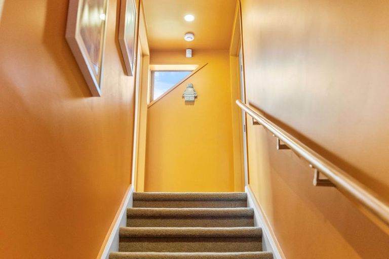 Photo of property in 1/33a Hackthorne Road, Cashmere, Christchurch, 8022