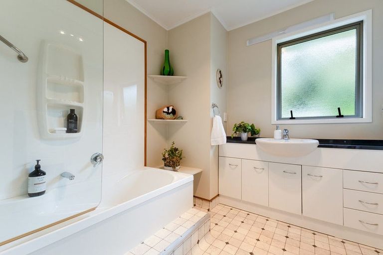 Photo of property in 49 Paetawa Road, Peka Peka, Waikanae, 5391