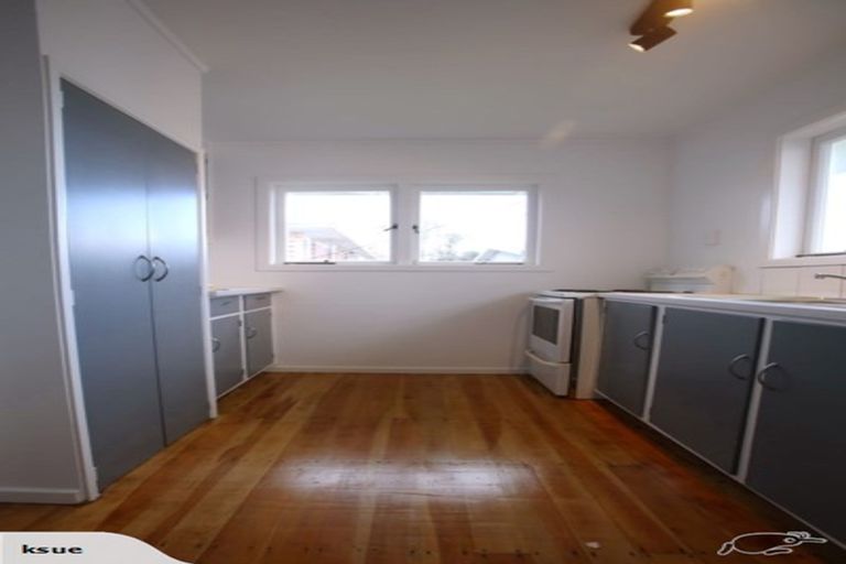 Photo of property in 18 Toru Street, Te Atatu Peninsula, Auckland, 0610