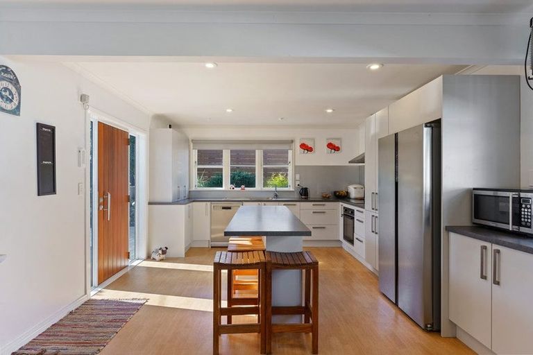 Photo of property in 23 Aorangi Road, Paraparaumu, 5032