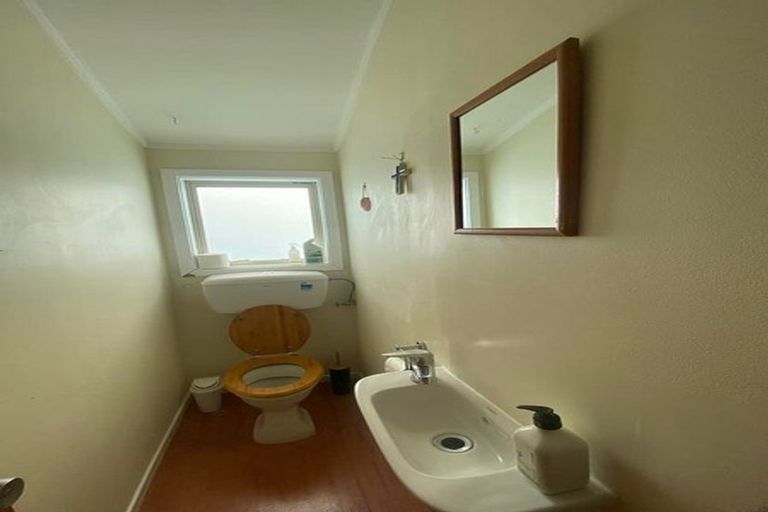 Photo of property in 30f4 Lyall Parade, Lyall Bay, Wellington, 6022