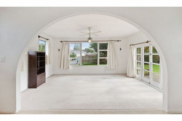 Photo of property in 3 Ngatoa Place, Glenfield, Auckland, 0629