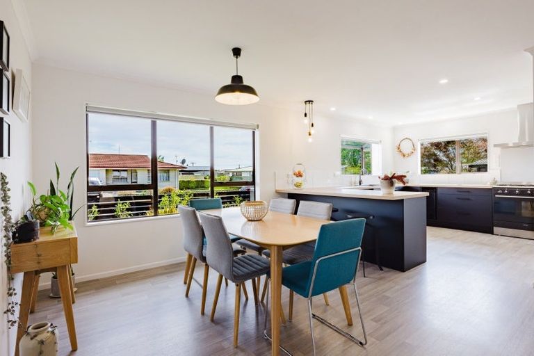 Photo of property in 2 Willow Grove, Waipukurau, 4200