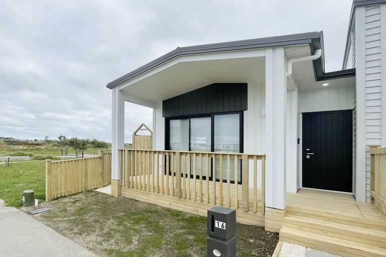 Photo of property in 12 Kaapehu Street, Karaka, 2578