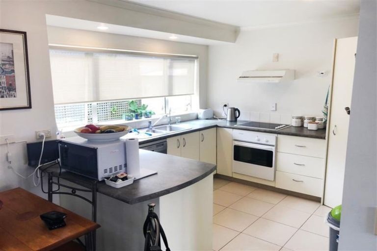 Photo of property in 1/58 Walton Street, Red Beach, 0932