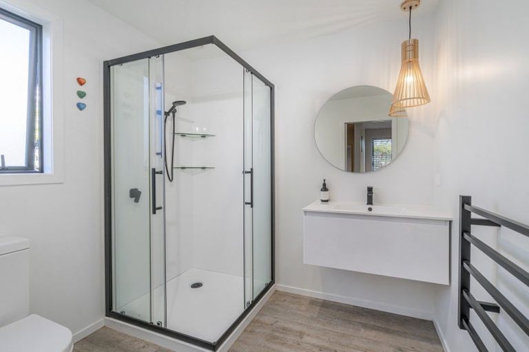 Photo of property in 128 Kupe Drive, Whitianga, 3510