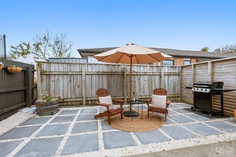 Photo of property in 1/1 Saulbrey Grove, Woburn, Lower Hutt, 5010