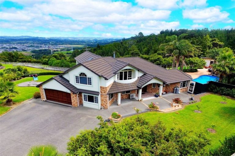 Photo of property in 54 Pinetone Road, Kumeu, 0892