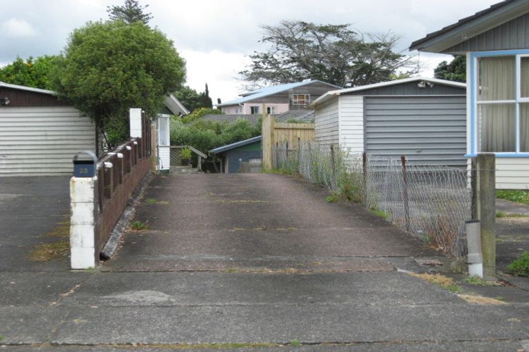 Photo of property in 25 Lindis Place, Mangere Bridge, Auckland, 2022