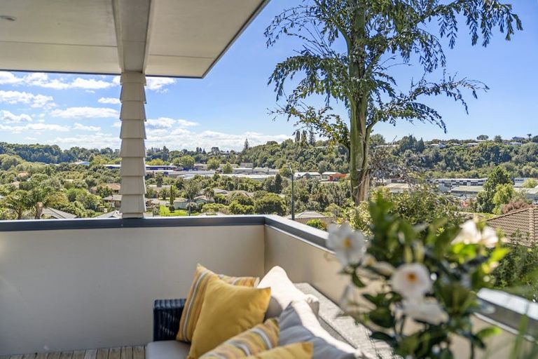 Photo of property in 18 Ko Place, Pyes Pa, Tauranga, 3112