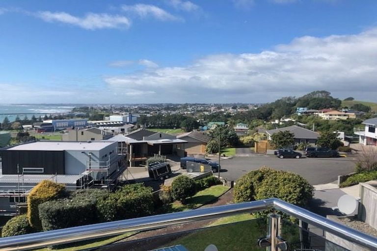 Photo of property in 1/14 Findlay Street, Moturoa, New Plymouth, 4310