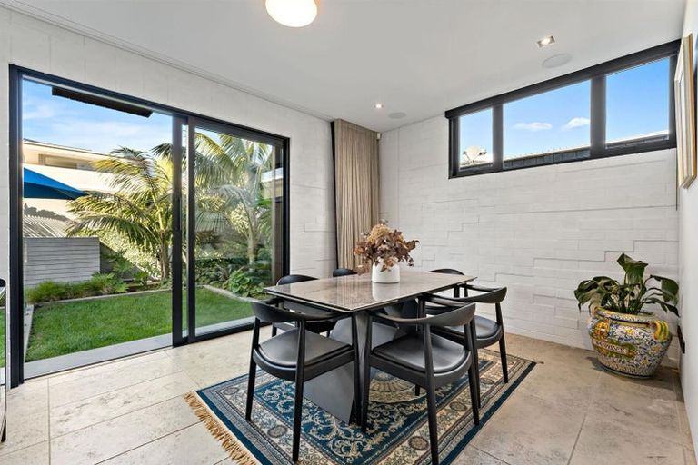 Photo of property in 41 Craig Road, Milford, Auckland, 0620