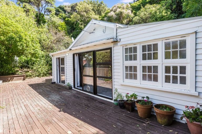 Photo of property in 1/45 Airlie Road, Plimmerton, Porirua, 5026