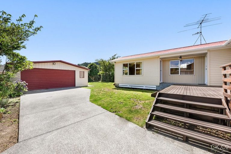 Photo of property in 44 Russell Road, Wainuiomata, Lower Hutt, 5014