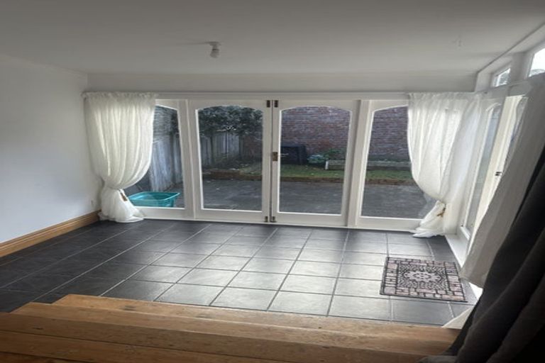 Photo of property in 21 Queen Street, Mount Victoria, Wellington, 6011