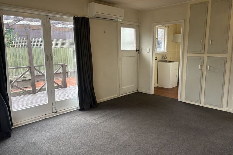 Photo of property in 1/11 Dunedin Street, Redwood, Christchurch, 8051