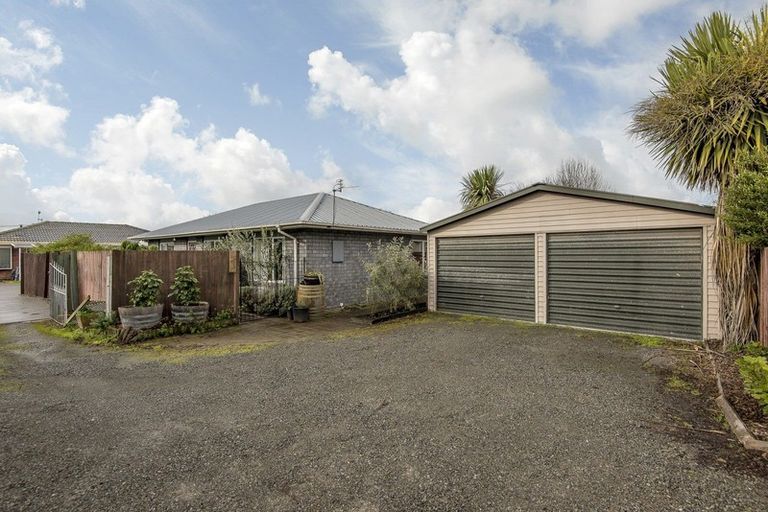 Photo of property in 2/24a Croziers Road, St Albans, Christchurch, 8052