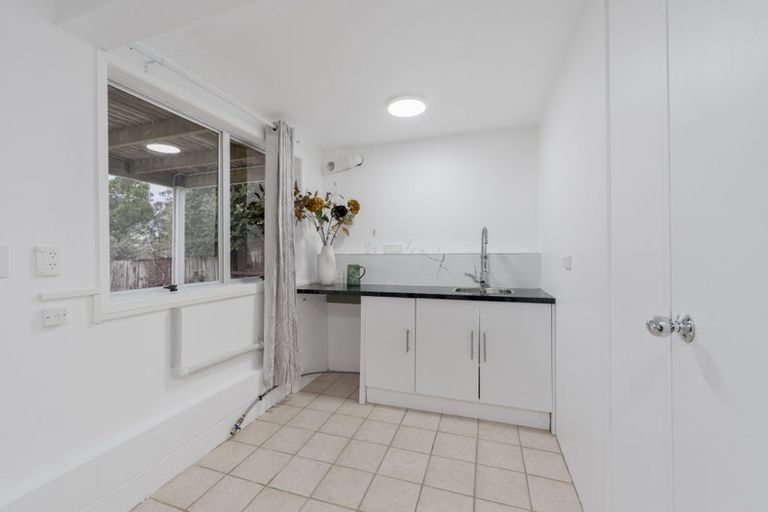Photo of property in 92 Gallony Avenue, Massey, Auckland, 0614