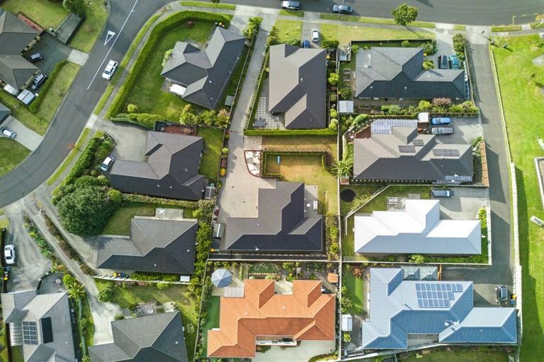 Photo of property in 35 Ballintoy Park Drive, Welcome Bay, Tauranga, 3175