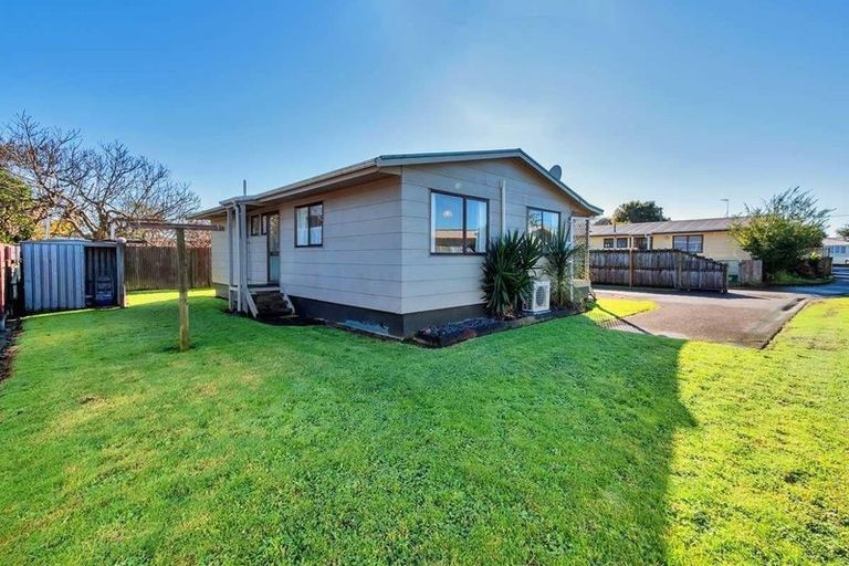 Photo of property in 1/14 Kelvin Road, Papakura, 2110