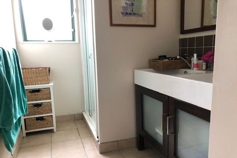 Photo of property in 1 Zion Road, Birkenhead, Auckland, 0626
