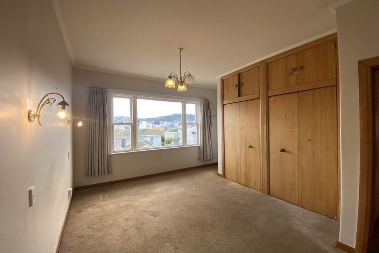 Photo of property in 8 Hawker Street, Mount Victoria, Wellington, 6011