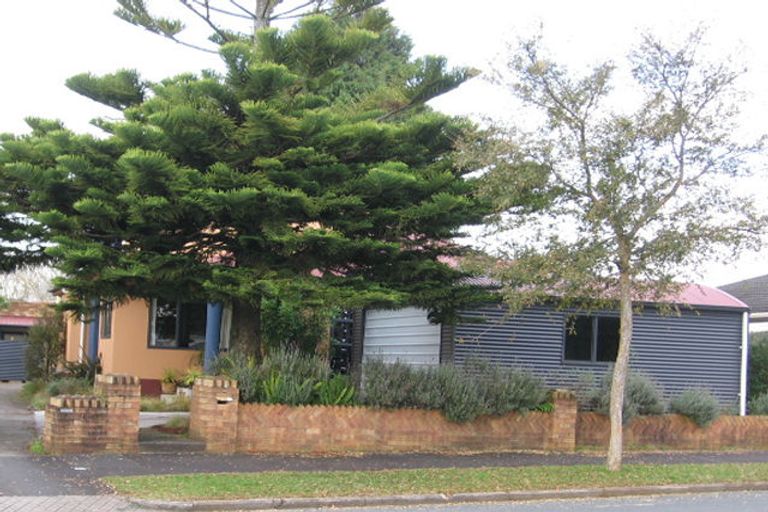 Photo of property in 8 Dudley Terrace, Frankton, Hamilton, 3204