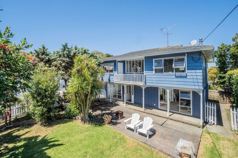 Photo of property in 2/132 Nile Road, Milford, Auckland, 0620