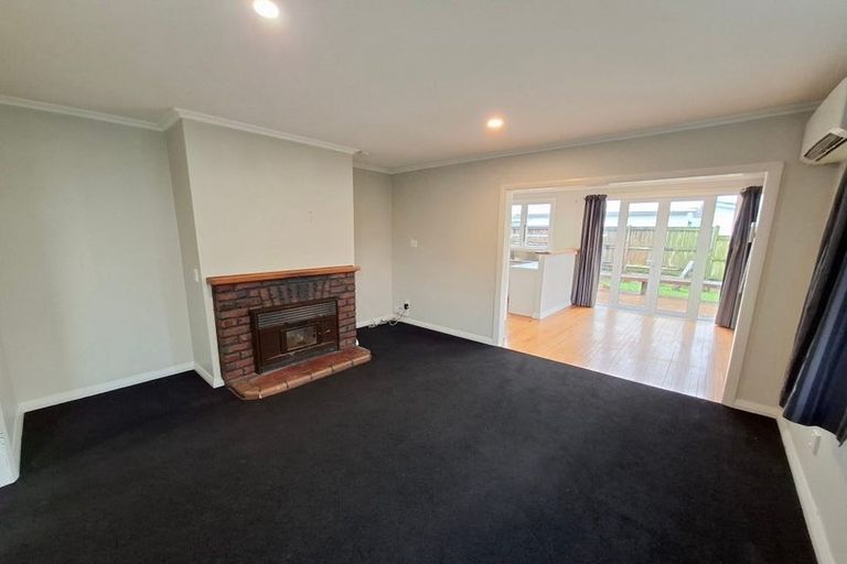 Photo of property in 1/9 Tarahua Road, Vogeltown, New Plymouth, 4310