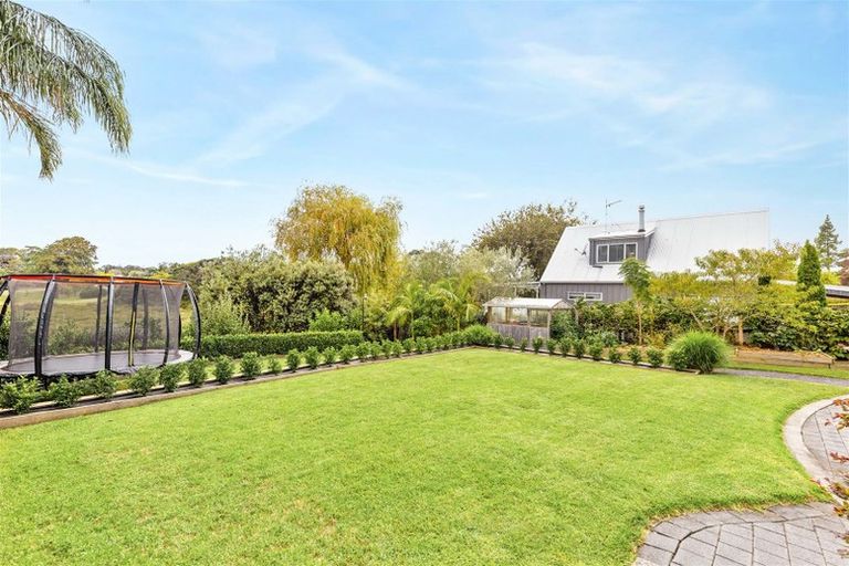 Photo of property in 48 Renata Crescent, Te Atatu Peninsula, Auckland, 0610