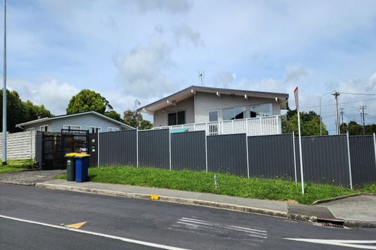 Photo of property in 110 Lauderdale Road, Birkdale, Auckland, 0626