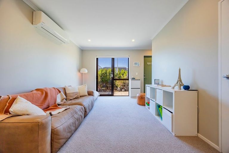 Photo of property in 25 Waenganui Road, Hobsonville, Auckland, 0616