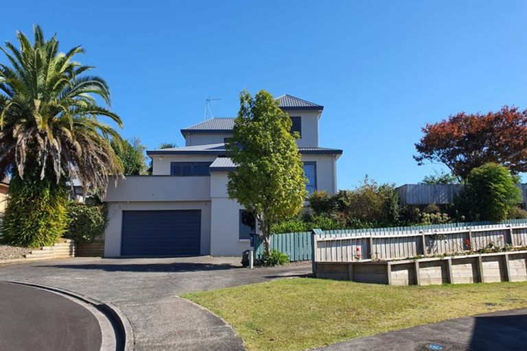 Photo of property in 28 Hollinger Place, Nawton, Hamilton, 3200