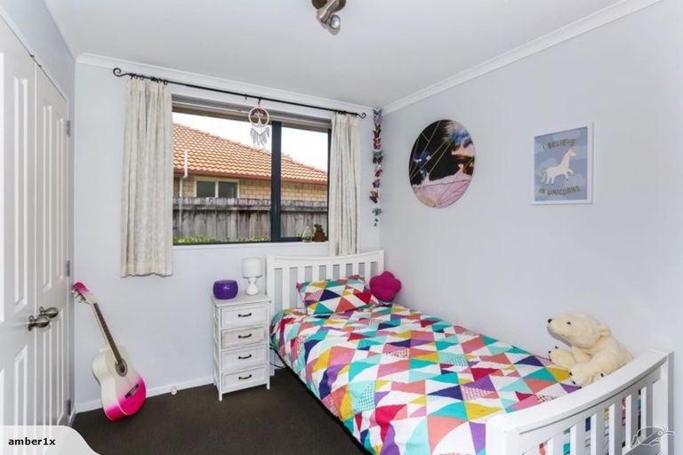 Photo of property in 13 Kathleen Reece Place, Waiuku, 2123