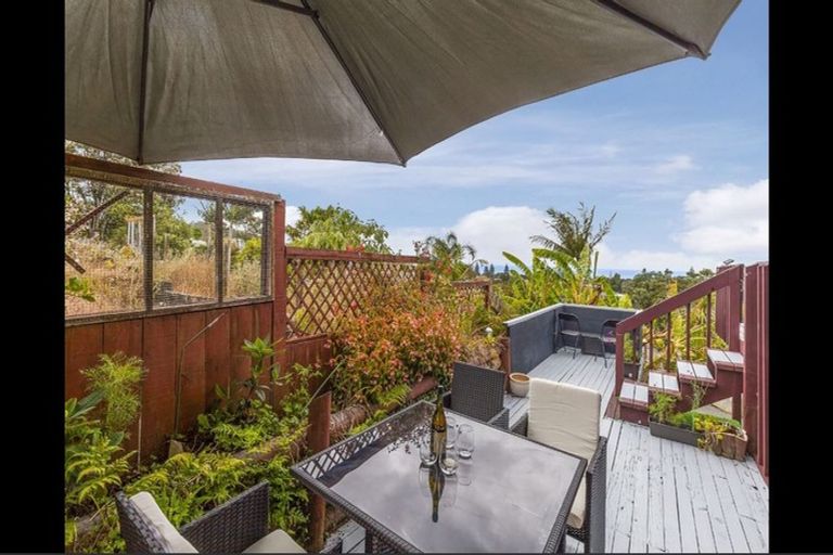 Photo of property in 11a Orewa Heights Crescent, Orewa, 0931