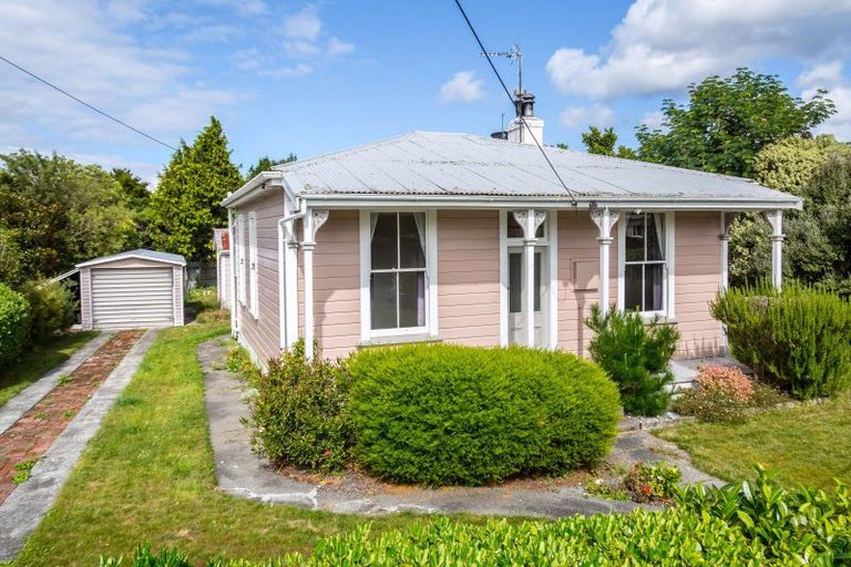 Photo of property in 6 Hayward Street, Featherston, 5710