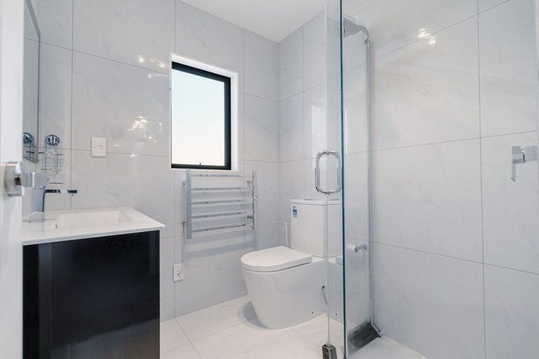 Photo of property in 1 Kohuora Lane, Papatoetoe, Auckland, 2025