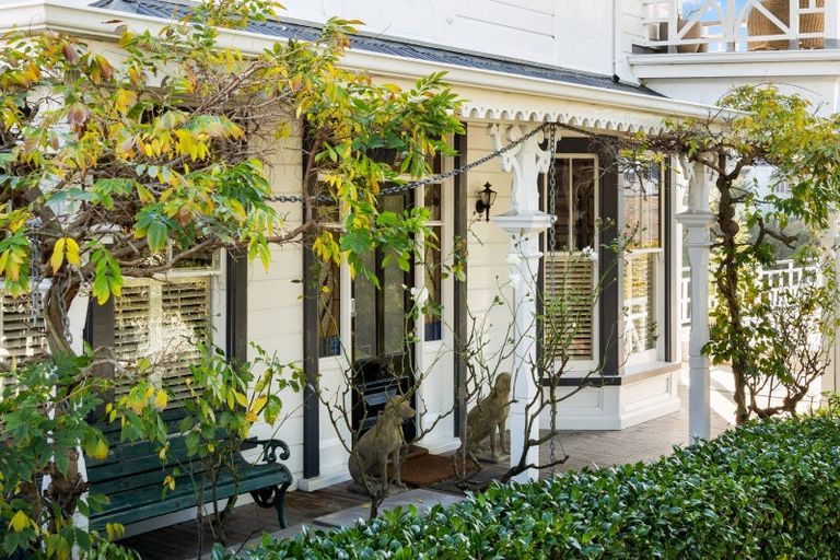 Photo of property in 15 Colenso Avenue, Hospital Hill, Napier, 4110