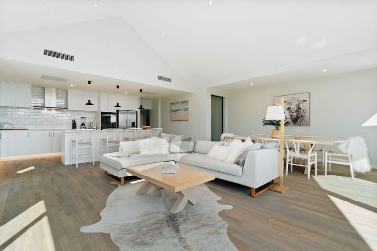 Photo of property in 16 Mcgibbon Lane, Jacks Point, 9371