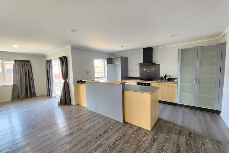 Photo of property in 20 Blackwood Drive, Wattle Downs, Auckland, 2103