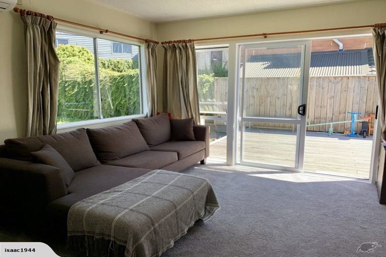 Photo of property in 13f2 Oswald Crescent, Paparangi, Wellington, 6037