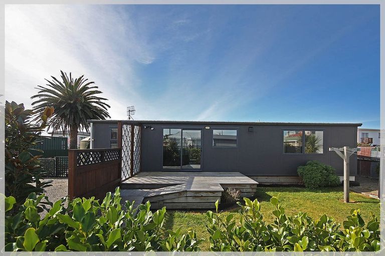 Photo of property in 15a Roore Street, Foxton Beach, Foxton, 4815