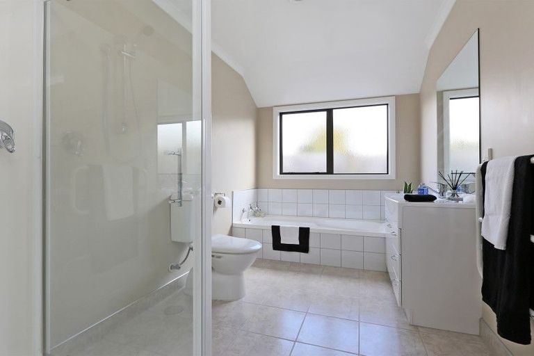 Photo of property in 210a Frimley Oaks, Frimley, Hastings, 4120