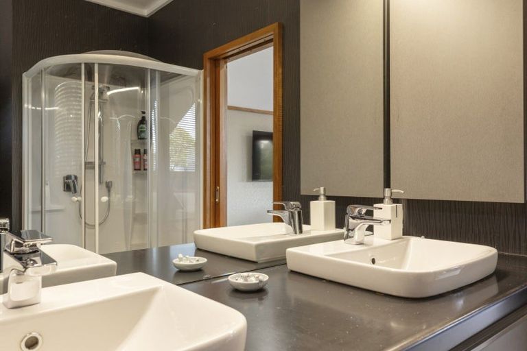 Photo of property in 39 Wakeman Road, Acacia Bay, Taupo, 3330