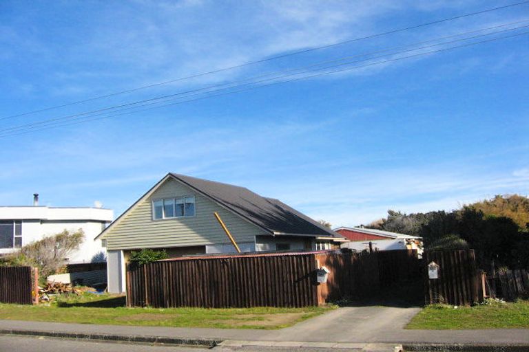 Photo of property in 313 Marine Parade, New Brighton, Christchurch, 8061