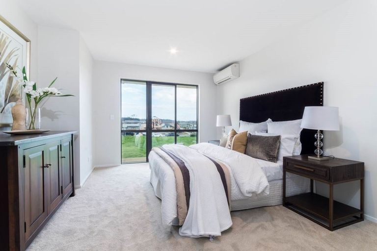 Photo of property in 15 Irving Place, Hobsonville, Auckland, 0616