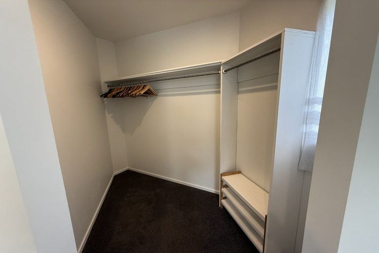 Photo of property in 106a Glanmire Road, Newlands, Wellington, 6037
